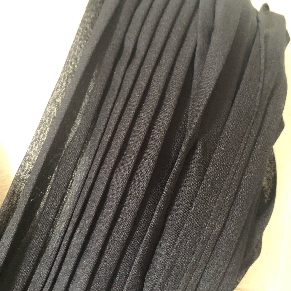 Cejon Black Accordion Scarf - Picture 8 of 8